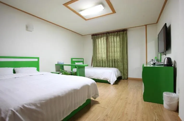 מוטל ג'גו Happy Hotel